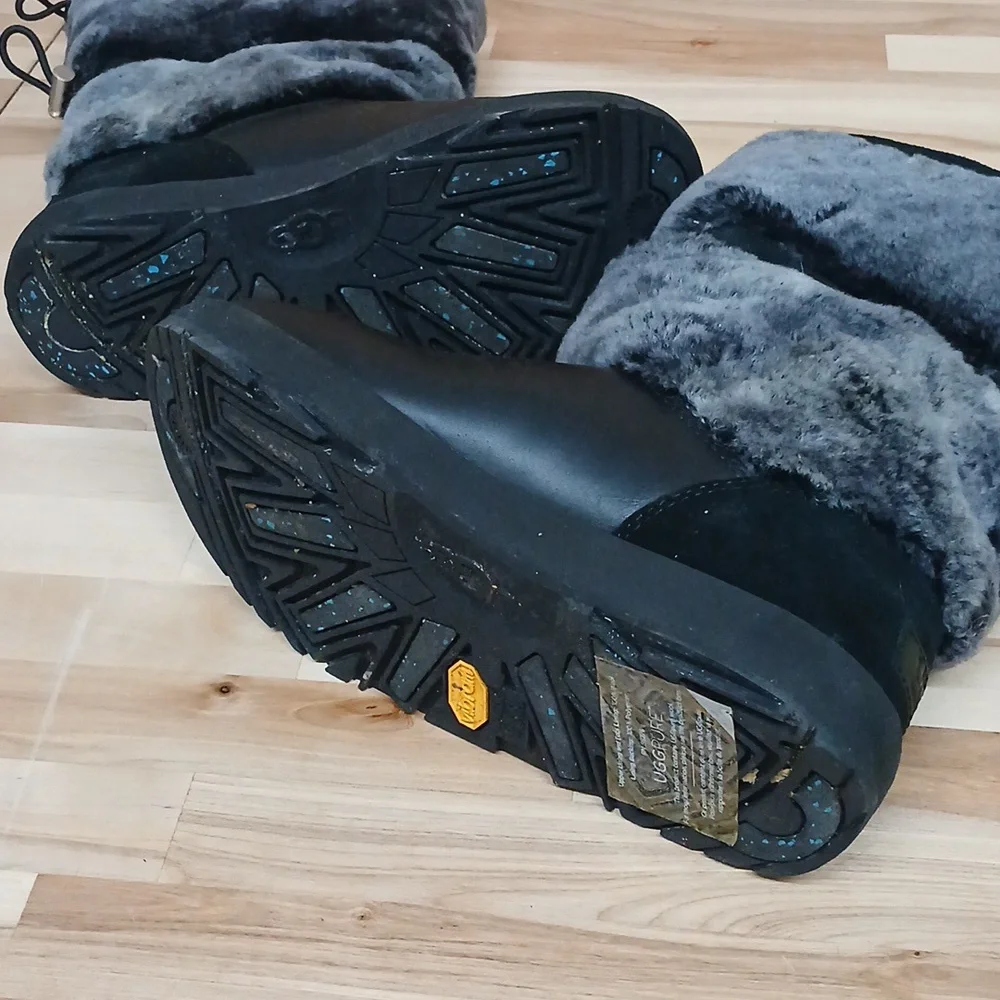 Ugg Reykir Waterproof Furry Black Boots Size 6